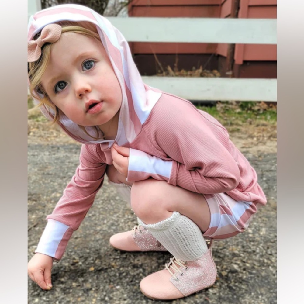 Little Toe Co.Pink Kids Glitter Toddler’s Ankle Booties. - Picture 2 of 9
